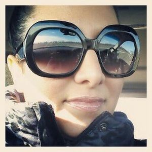 Meet your Posher, Dominique